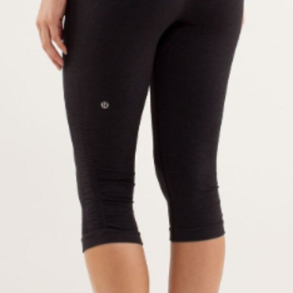 Lululemon In The Flow Crop Size 2 - Picture 2 of 4